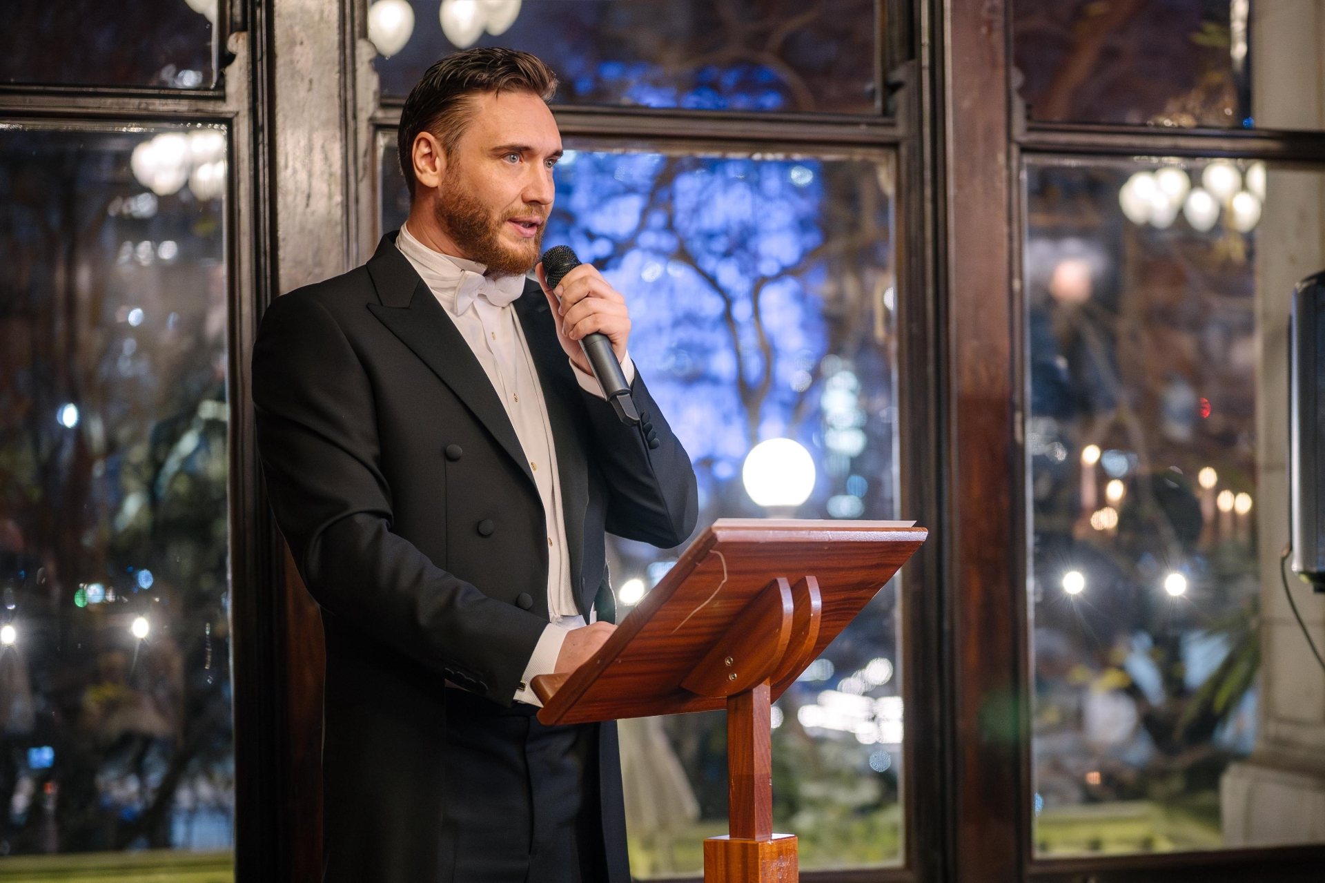 Honorary Lord Răzvan Vasile (by marriage) delivering his speech at the podium